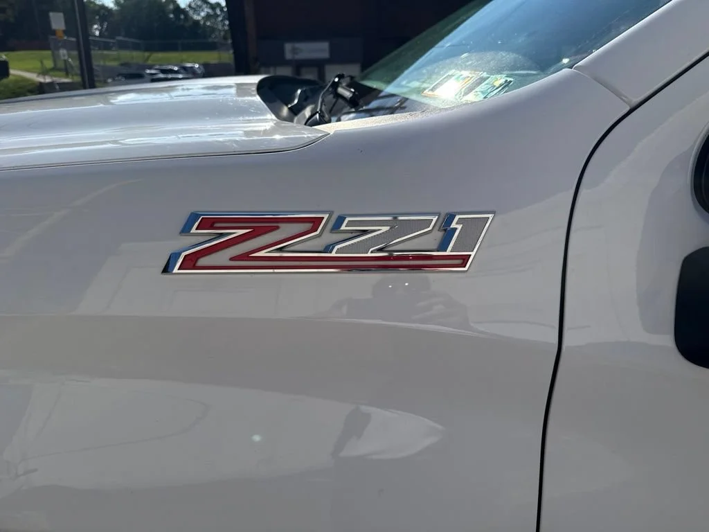 Used 2021 SUMMIT WHITE Chevrolet RST image 8