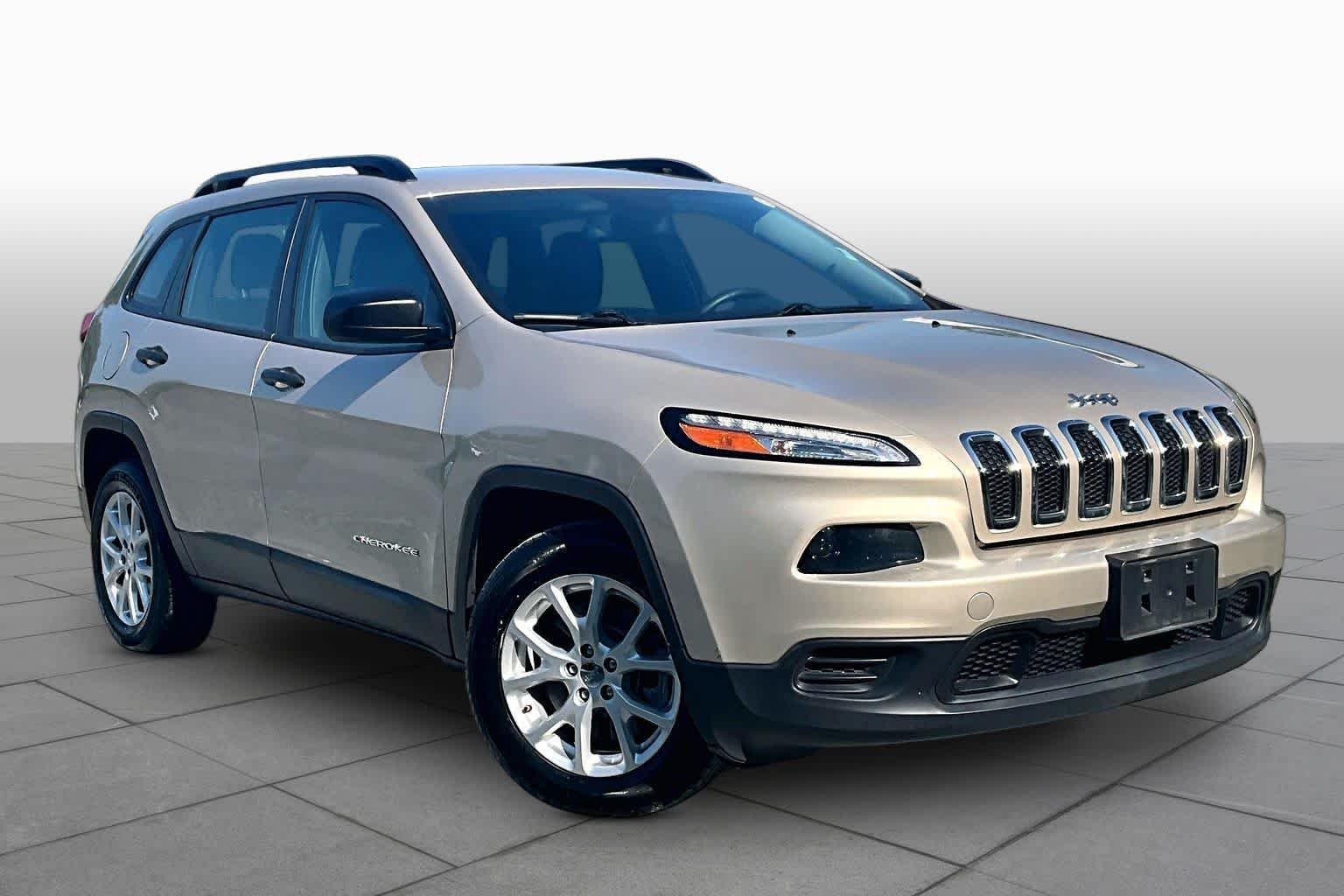 Used 2015 Cashmere Pearlcoat Jeep Sport image 3