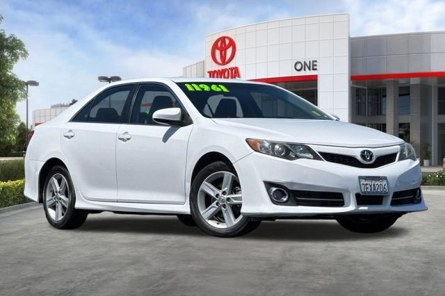 Used 2014 Toyota Camry SE with VIN 4T1BF1FK0EU413151 for sale in Oakland, CA