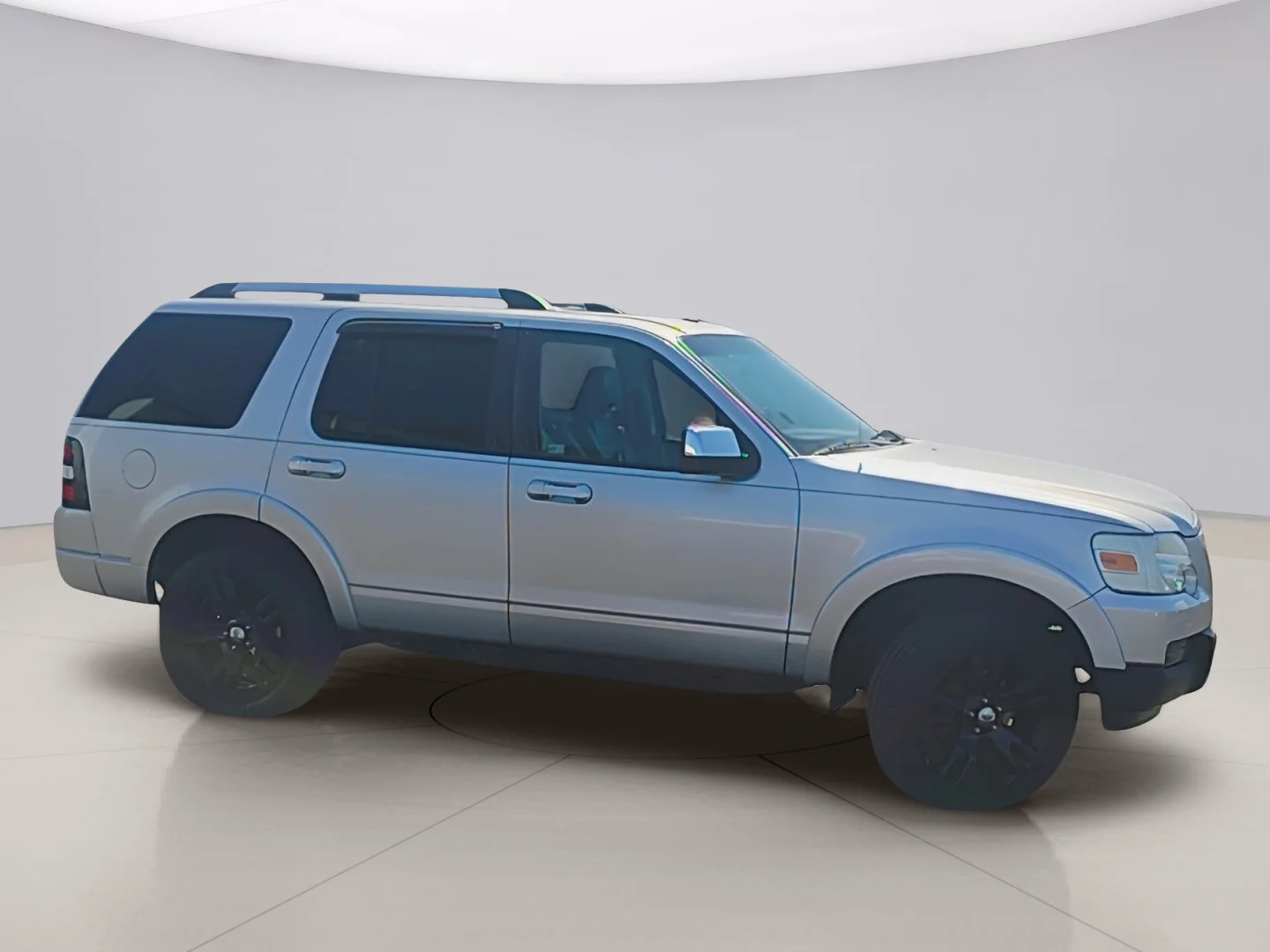 Used 2010 Silver Ford LIMITED image 6