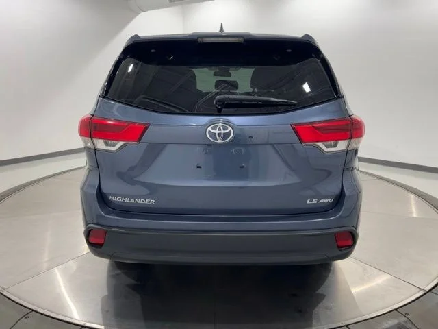 Used 2019 Blue Toyota LE Plus image 4