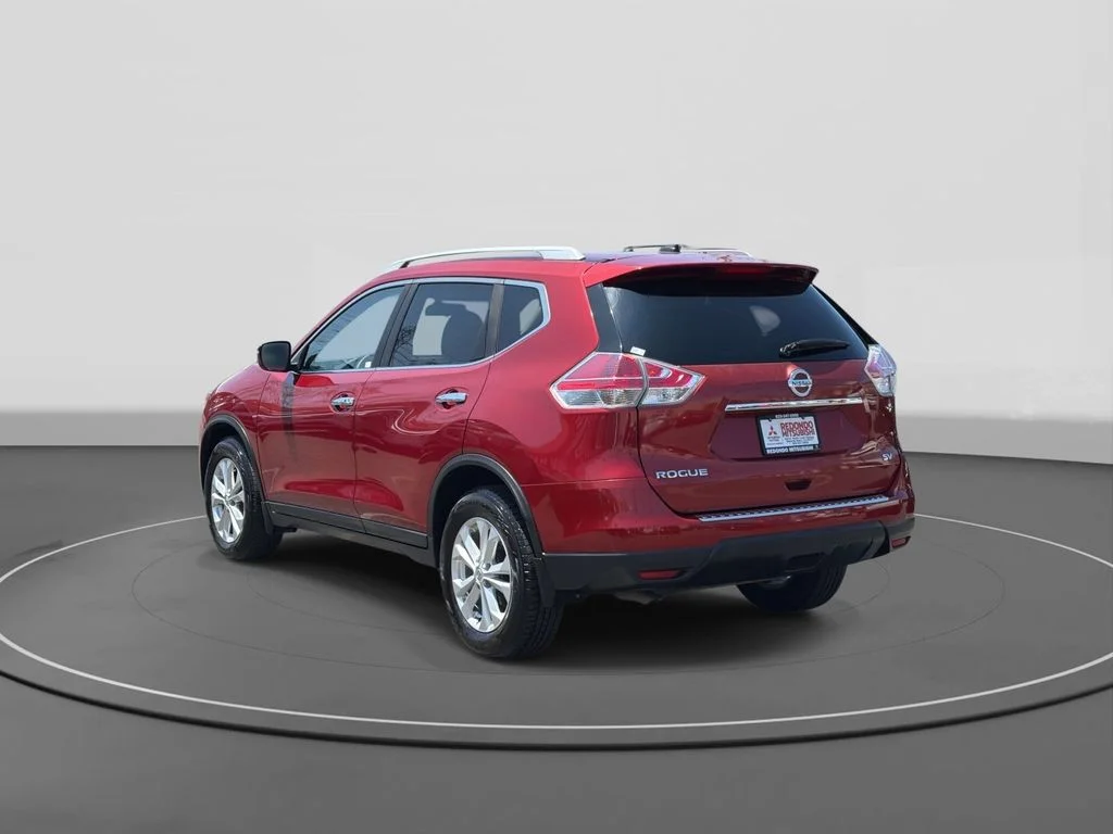 Used 2016 Cayenne Red Nissan SV image 7