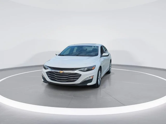 Used 2024 White Chevrolet LT image 3