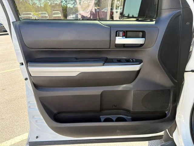 Used 2021 White Toyota SR5 image 10