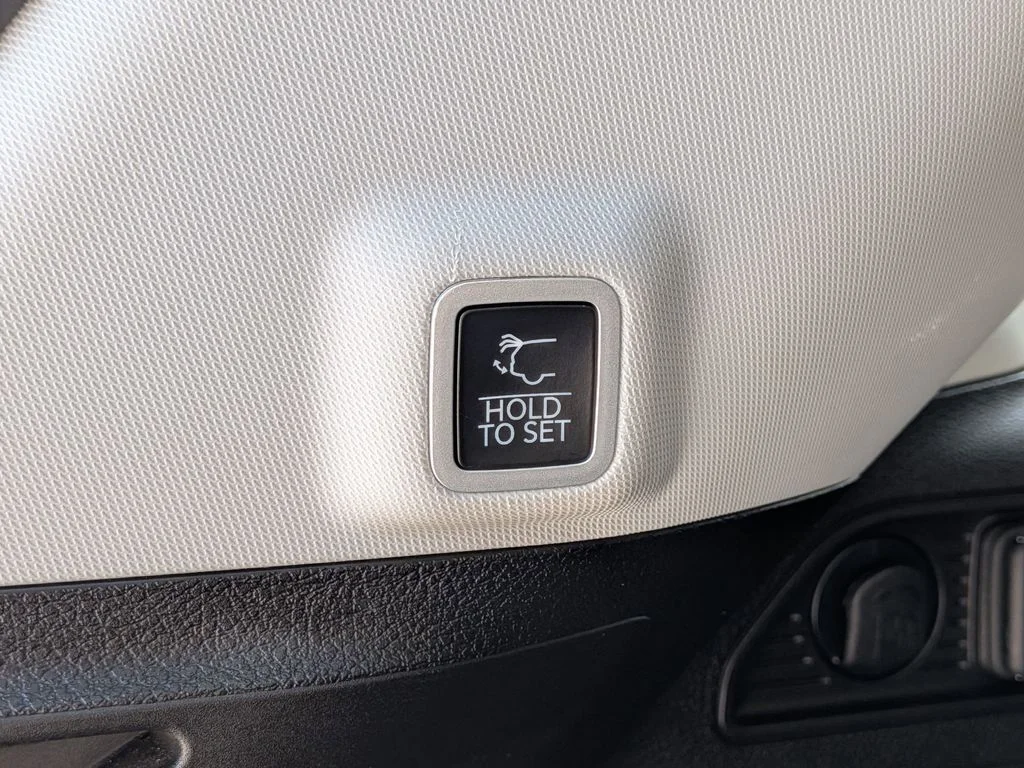 Used 2023 Black Jeep 4xe image 9