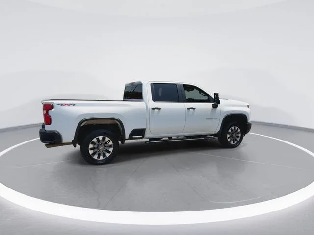 Used 2024 White Chevrolet Custom 5th Wheel image 9
