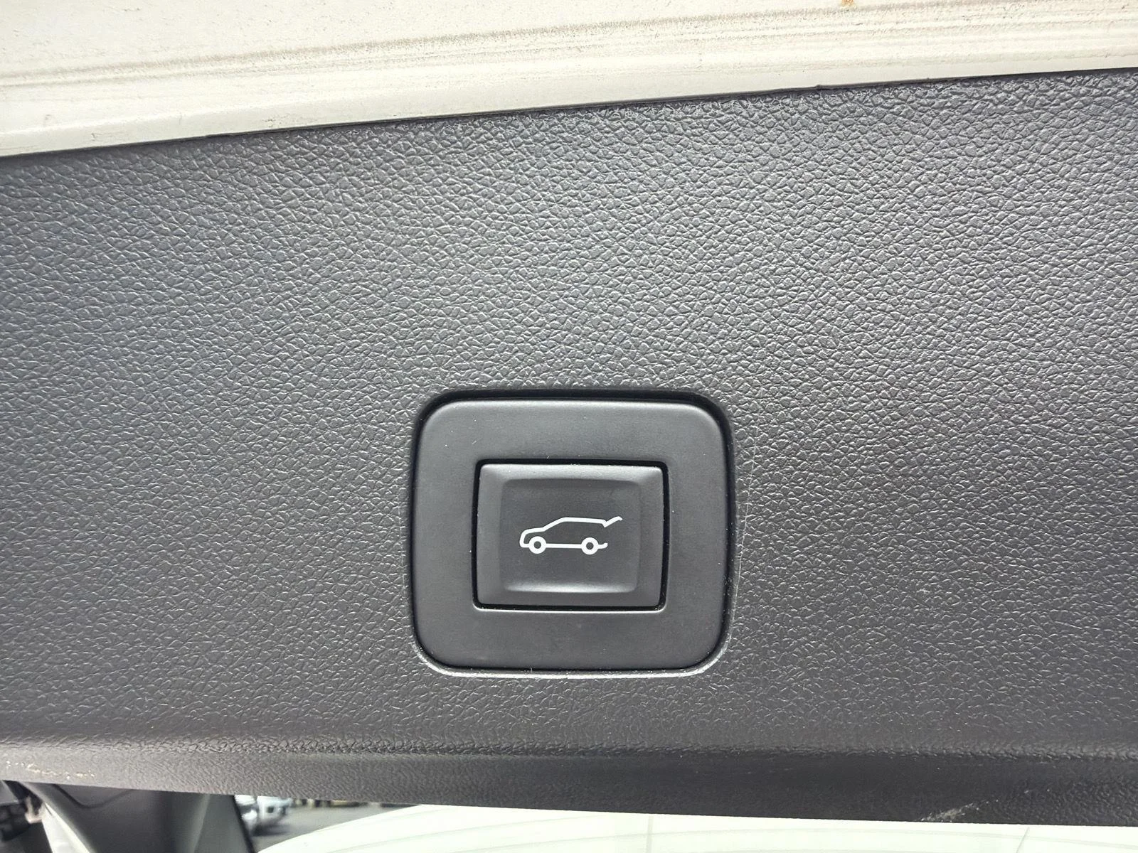 Used 2024 Summit White Buick Sport Touring image 11