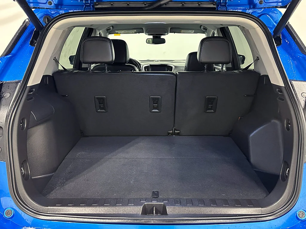 Used 2024 Blue GMC SLT image 5