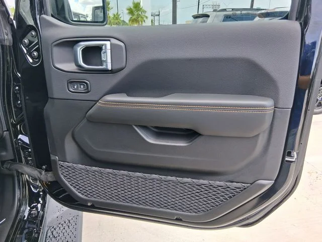 New 2026 Black Clear-Coat Exterior Paint Jeep Texas Trail image 24
