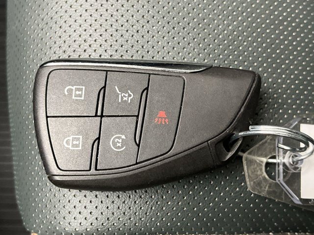 Used 2025 Sterling Metallic GMC AWD AT4 image 29