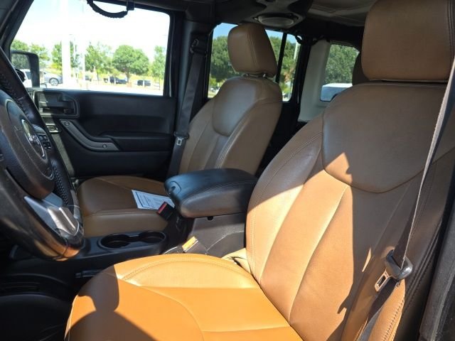 Used 2013 Black Jeep Unlimited Sahara image 5