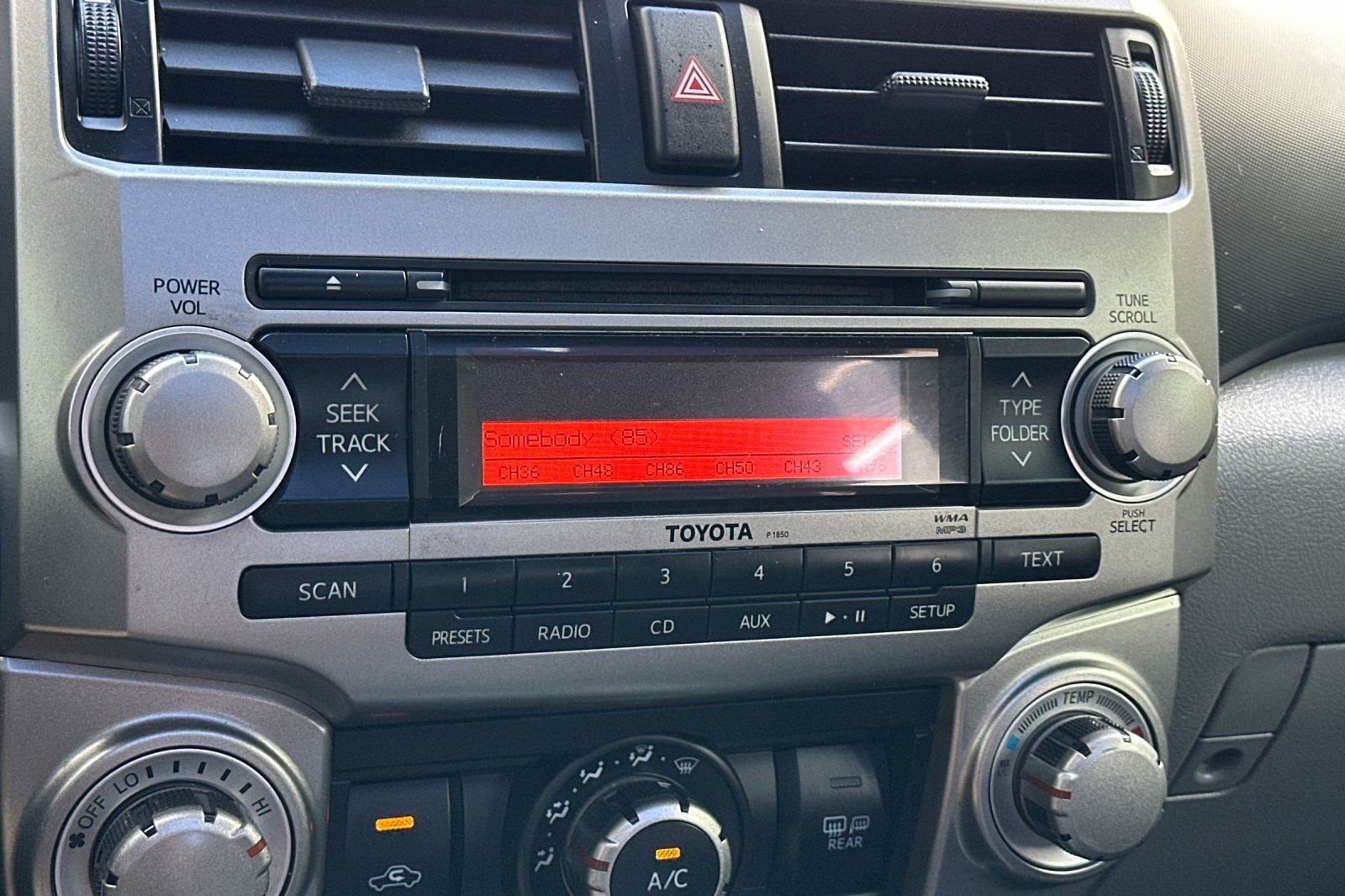 Used 2011 Silver Toyota SR5 image 18