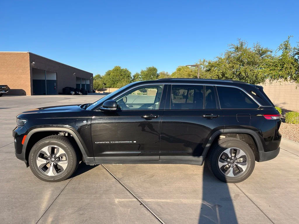 Certified Used 2024 Black Jeep 4xe image 9