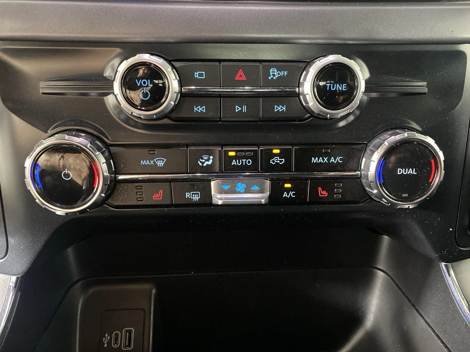 Used 2026 Agate Black Ford XLT image 22