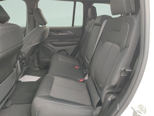 New 2027 Bright White Clear-Coat Paint Jeep Laredo image 30