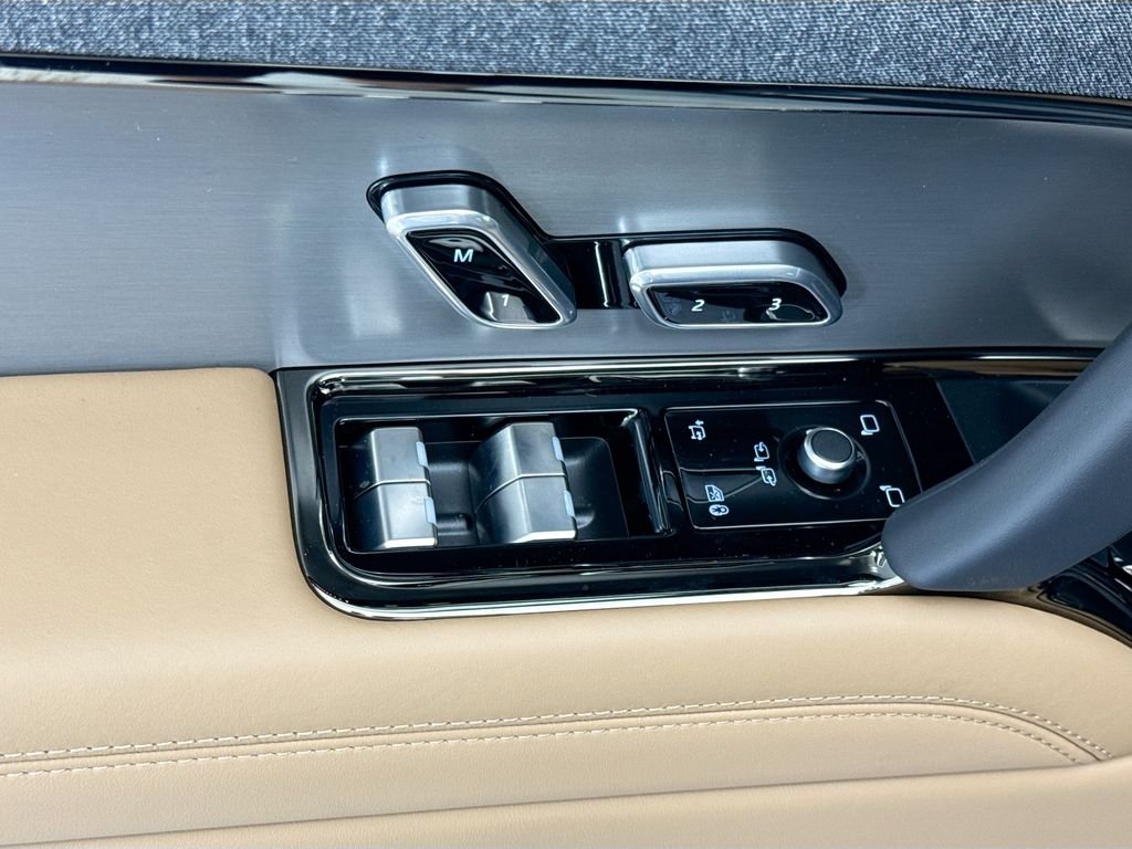 New 2026 Varesine Blue Land Rover SE image 22
