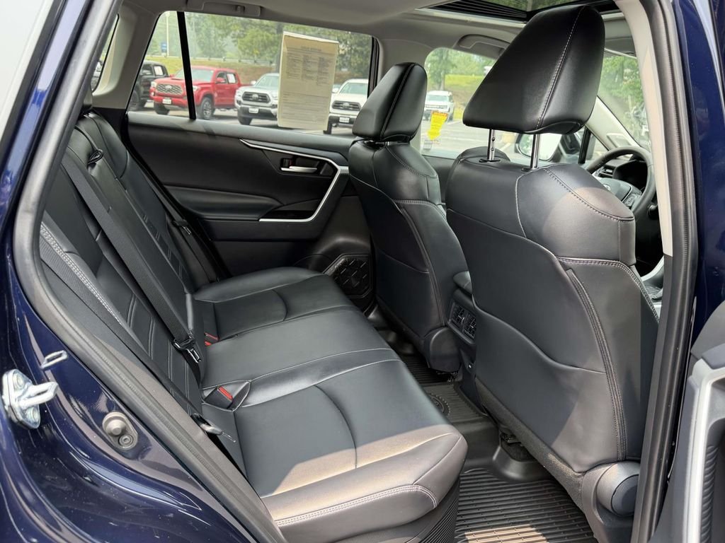 Certified Used 2025  Toyota XLE Premium image 13