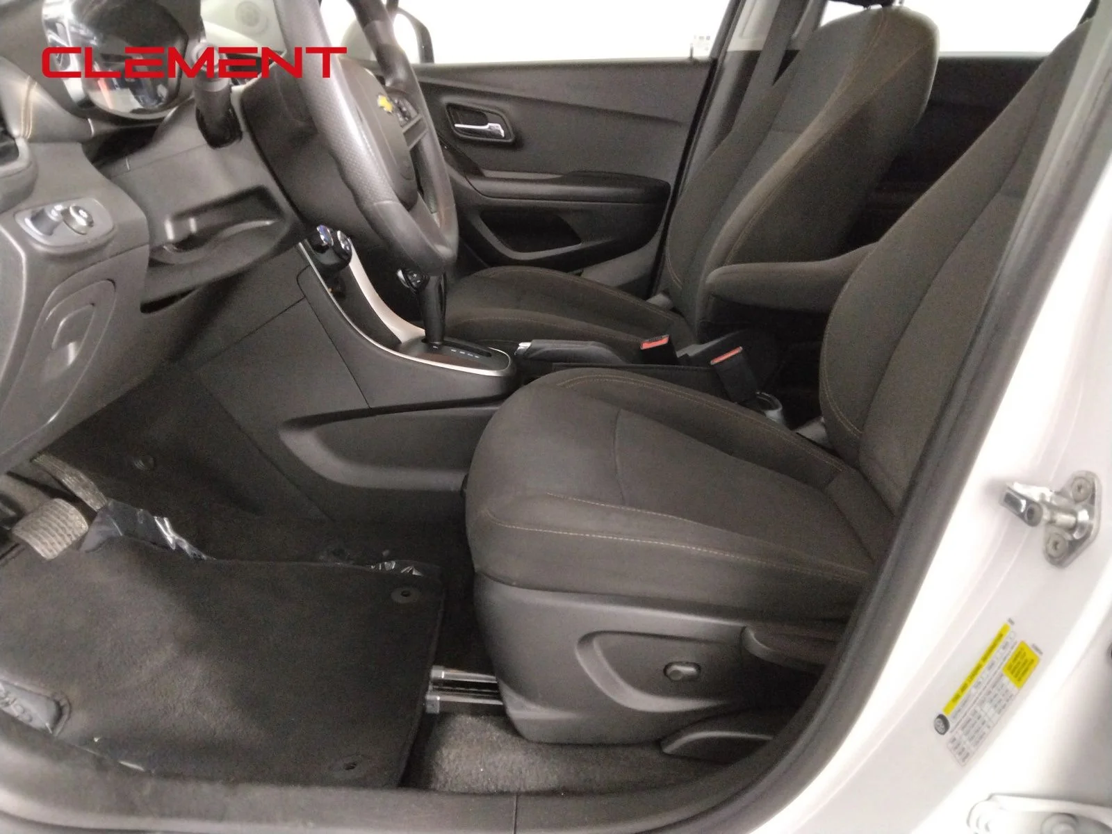 Used 2022 White Chevrolet LS image 21