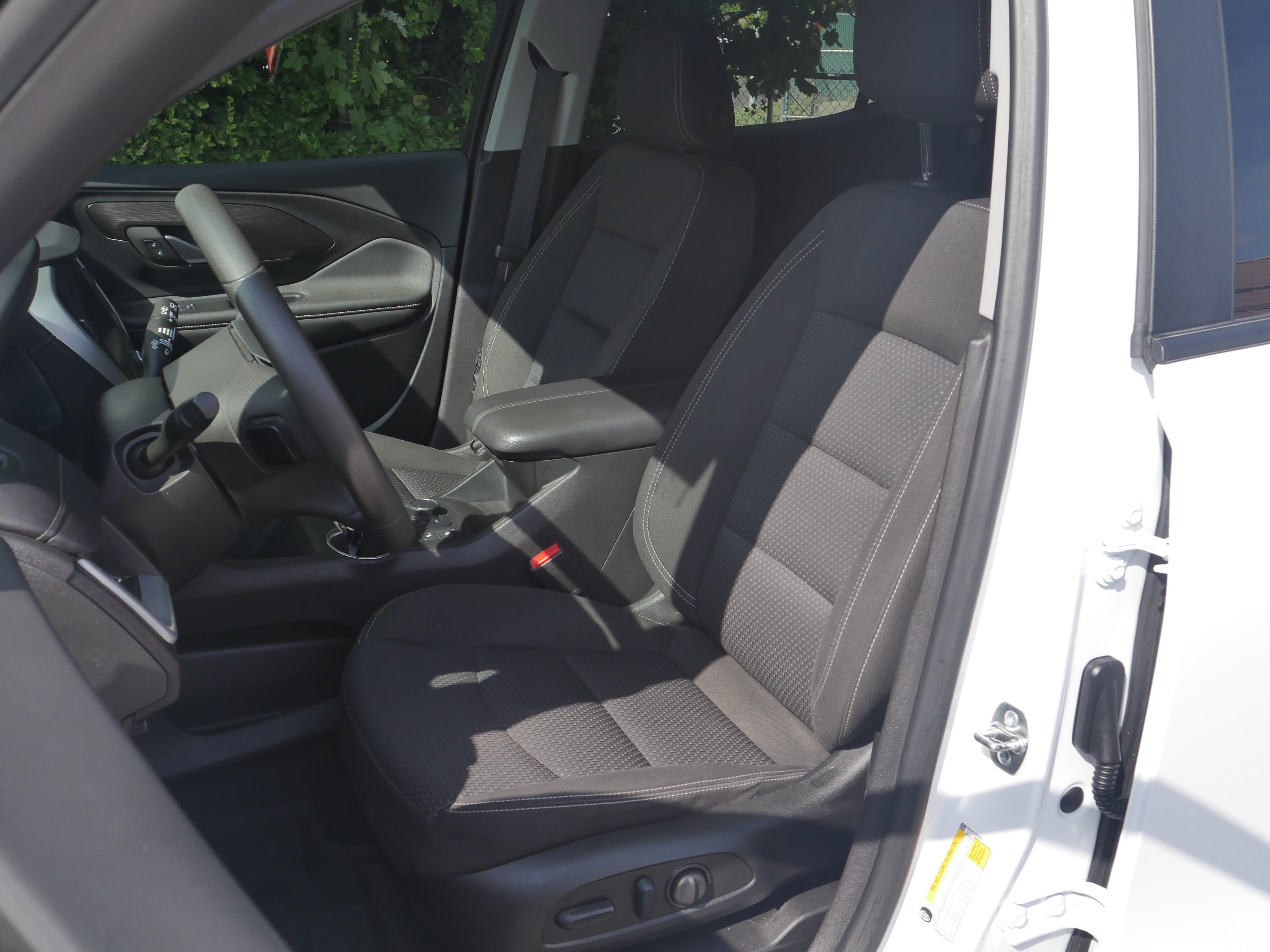 Used 2024 Summit White GMC SLE image 34