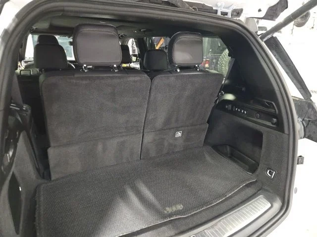Used 2021 White Jeep Summit image 12