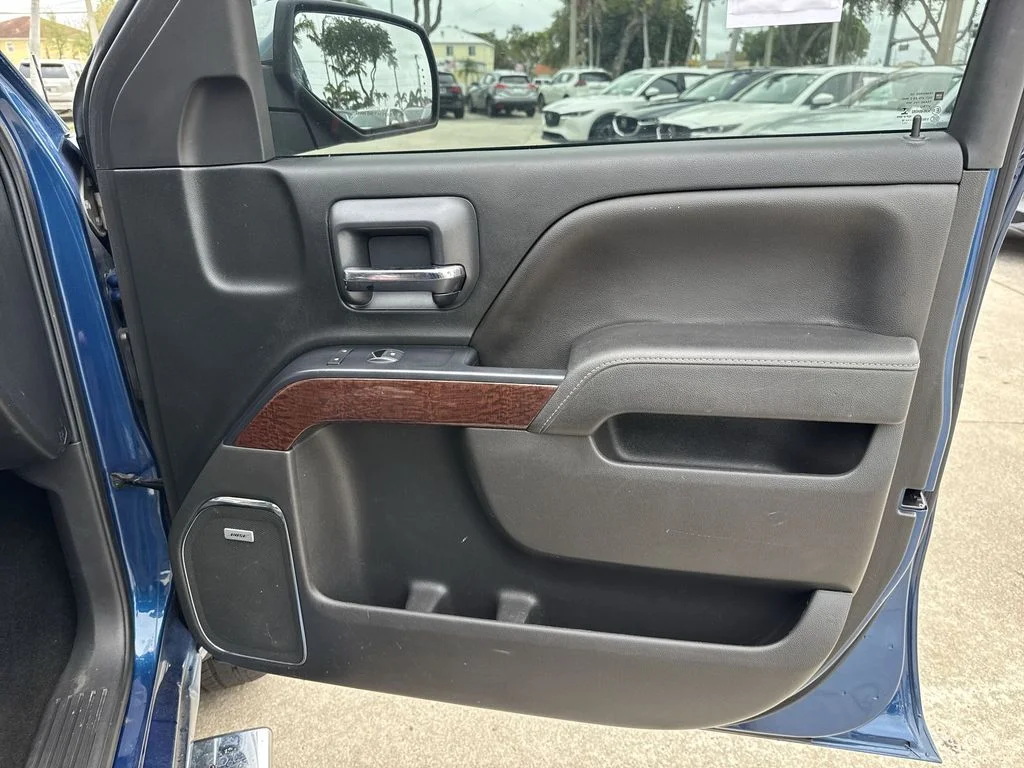 Used 2018 Blue Metallic GMC SLT image 42