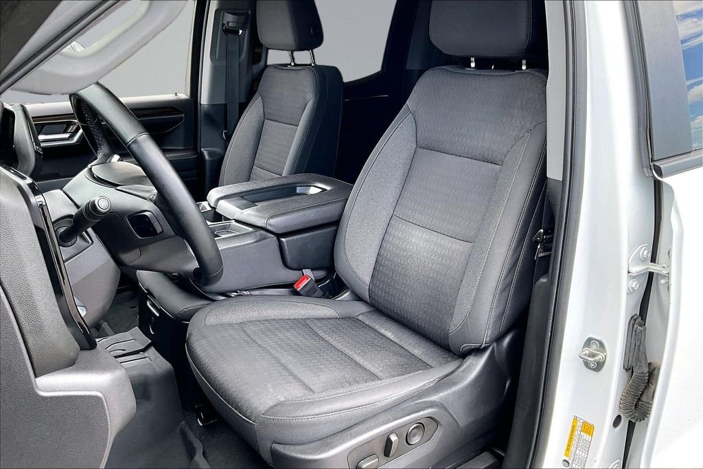 Used 2023 White Chevrolet LT image 22