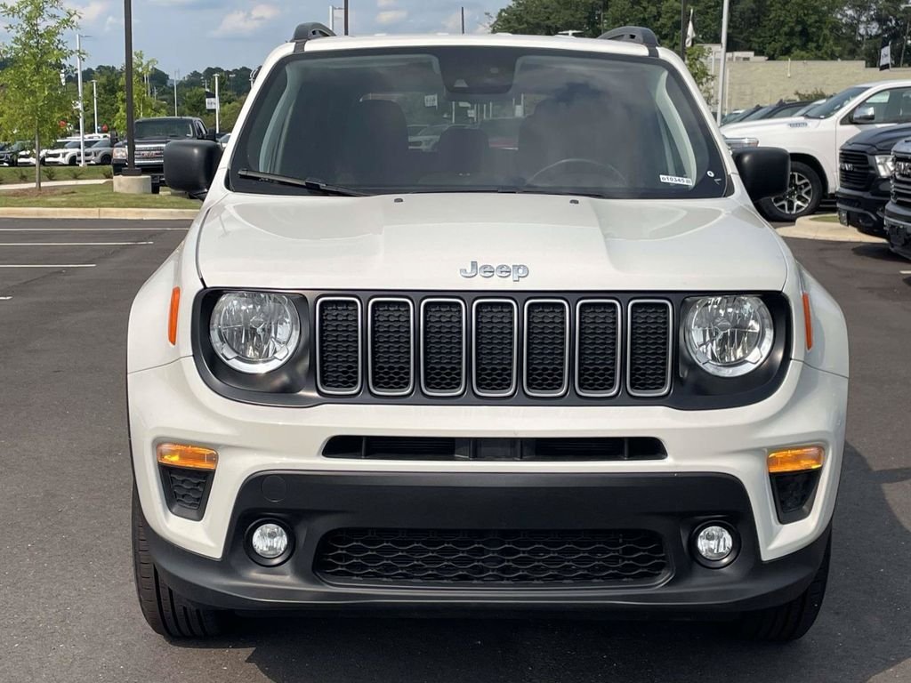 Used 2023 White Jeep Latitude image 8
