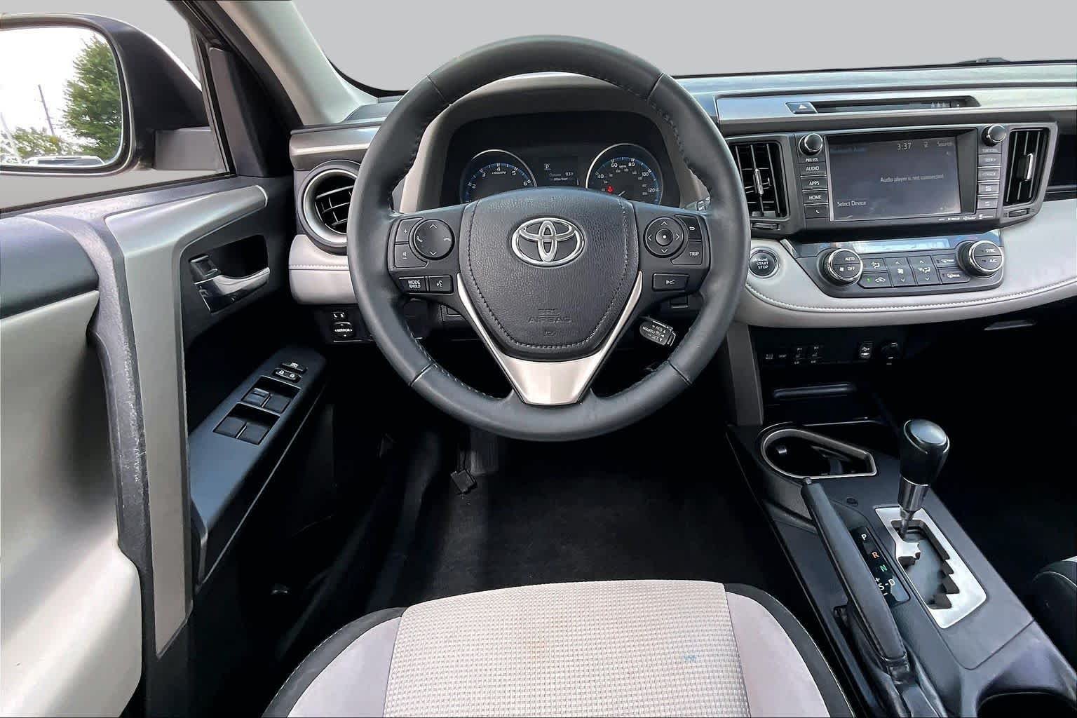 Used 2018 Black Toyota XLE image 6