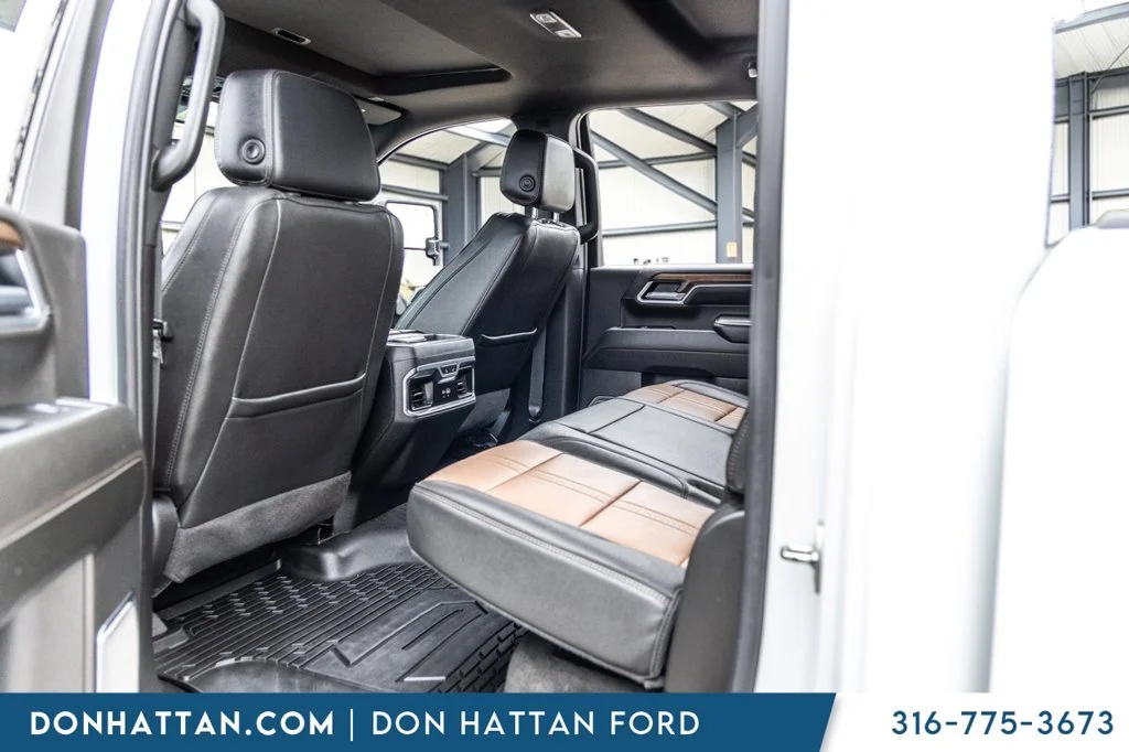 Used 2025 White Chevrolet High Country image 19