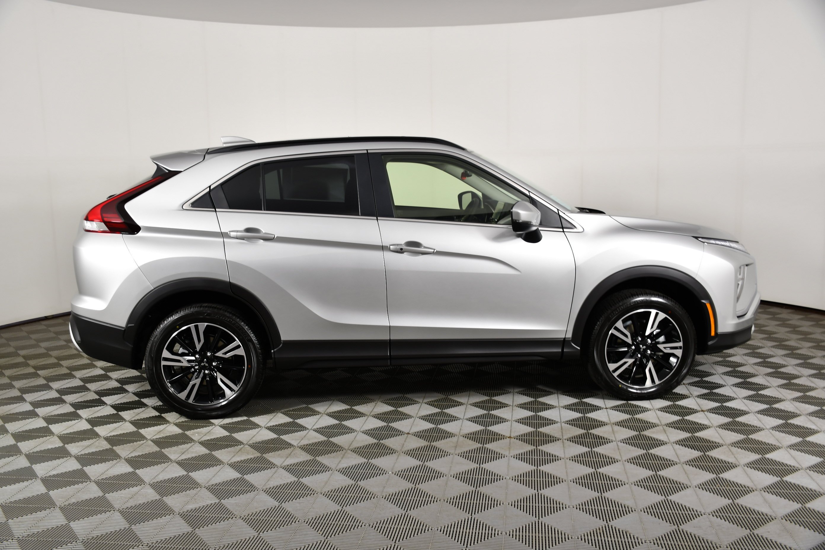New 2026 Alloy Silver Metallic Mitsubishi SE 1.5T S-AWC image 5