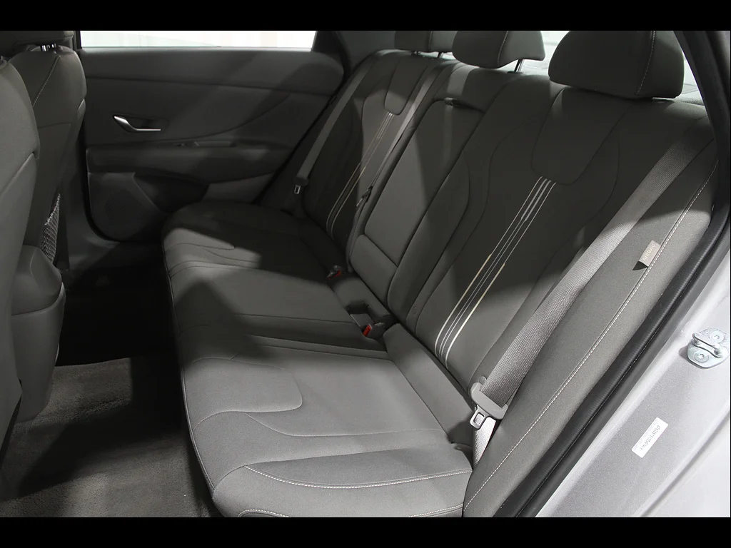 Certified Used 2025 Fluid Metal Metallic Hyundai SEL Convenience image 18