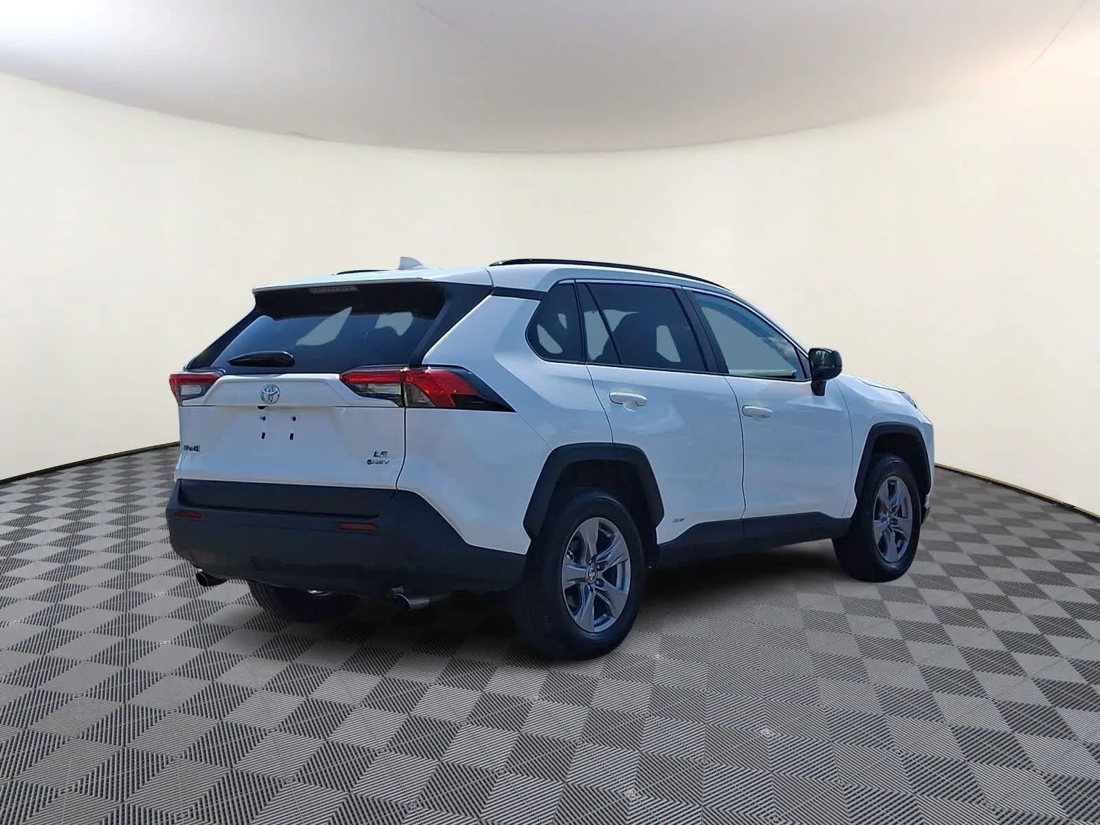 Certified Used 2025 Ice Cap Toyota Hybrid LE image 6