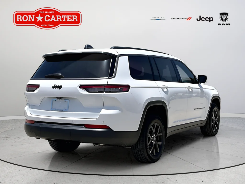 New 2026 Bright White Clearcoat Jeep Altitude image 5