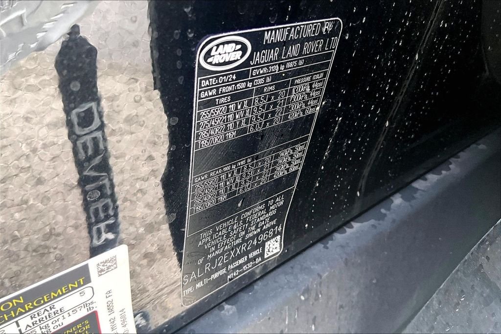 Used 2024 Black Land Rover S image 32