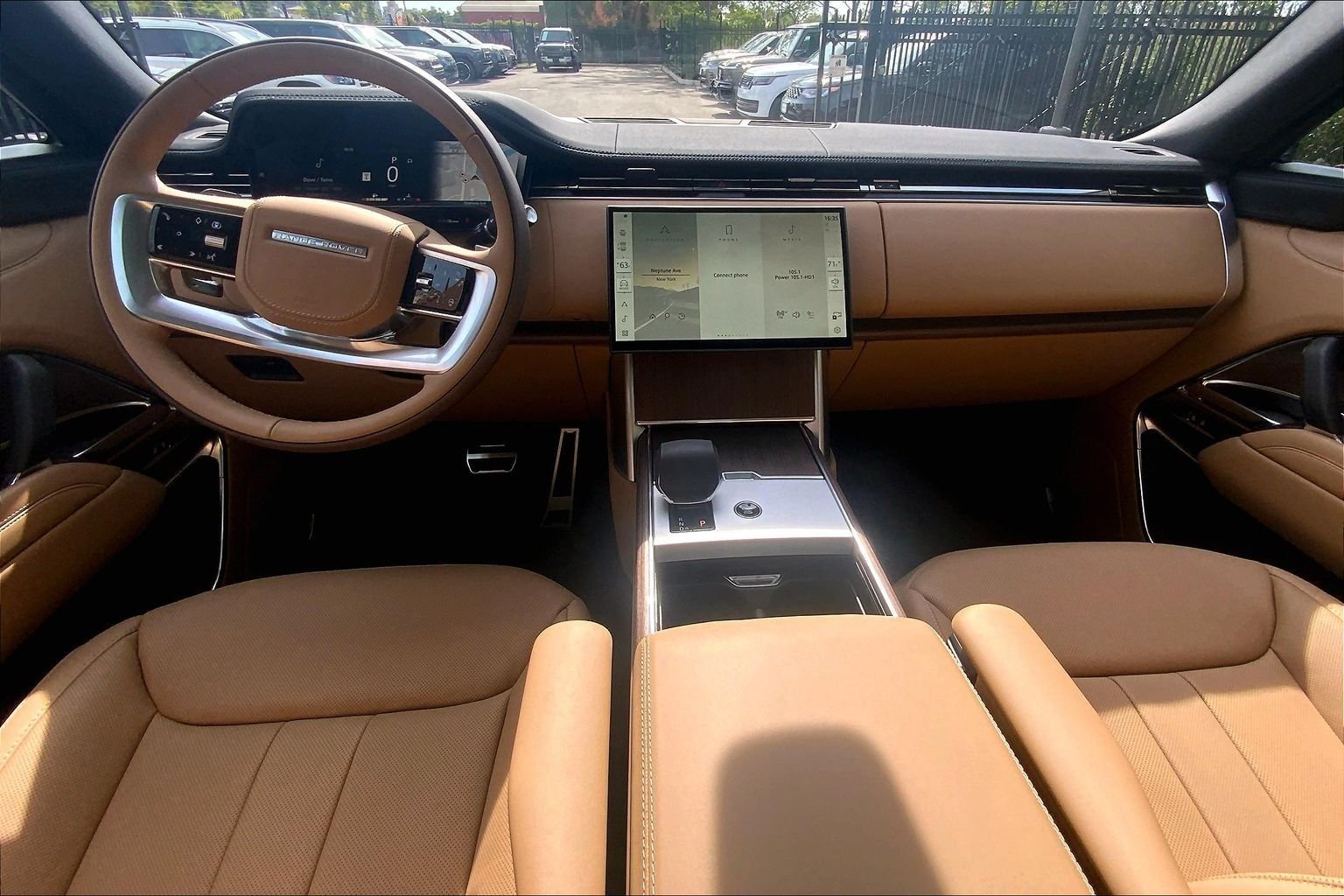 New 2026 Batumi Gold LAND ROVER SE LWB 7-Seats / V8 image 5