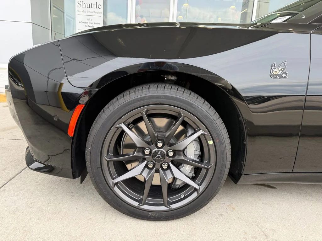 New 2026 Diamond Black Crystal Pearlcoat Dodge Scat Pack image 23