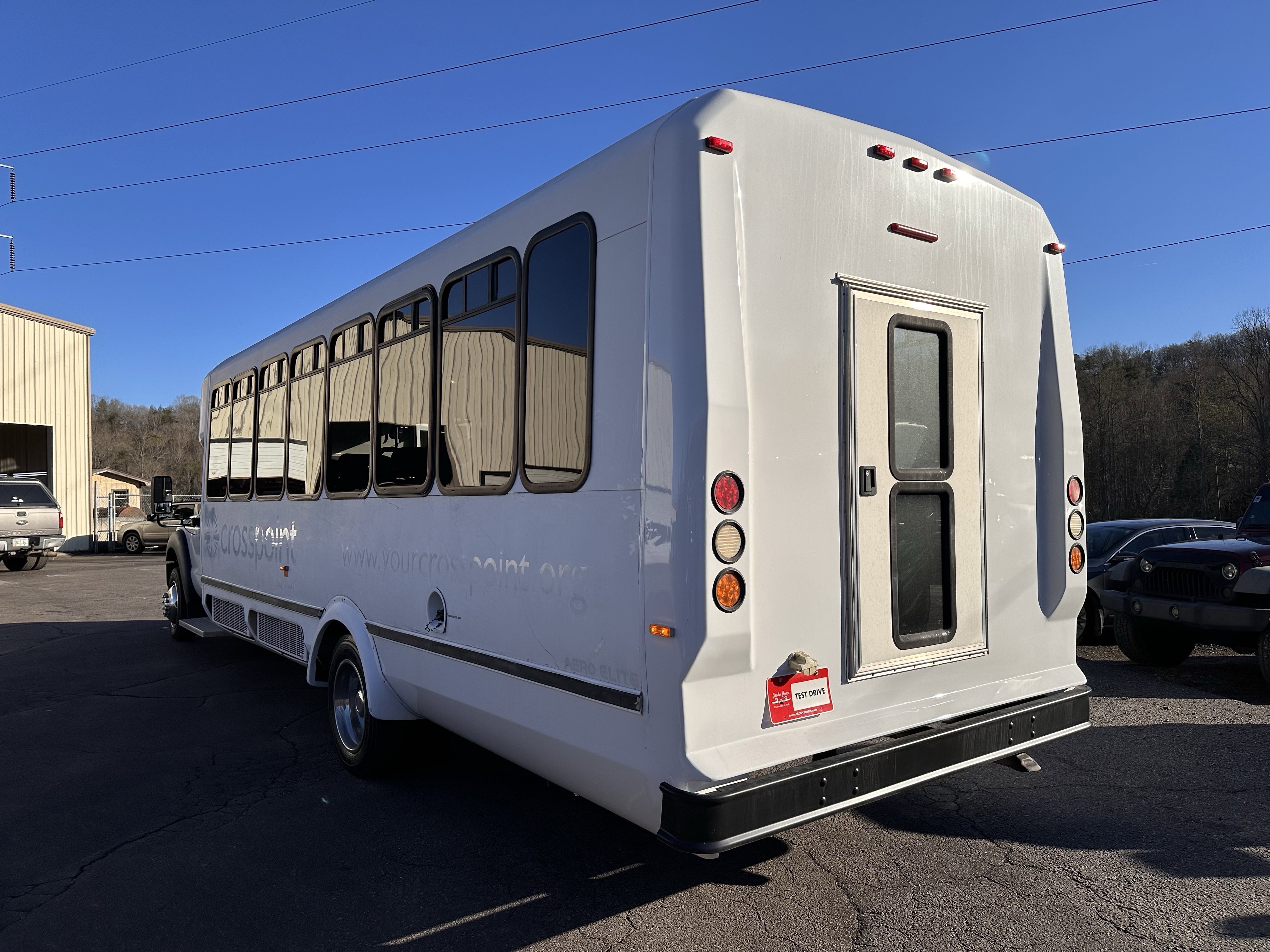 2012 Ford F-550 - Photo 7
