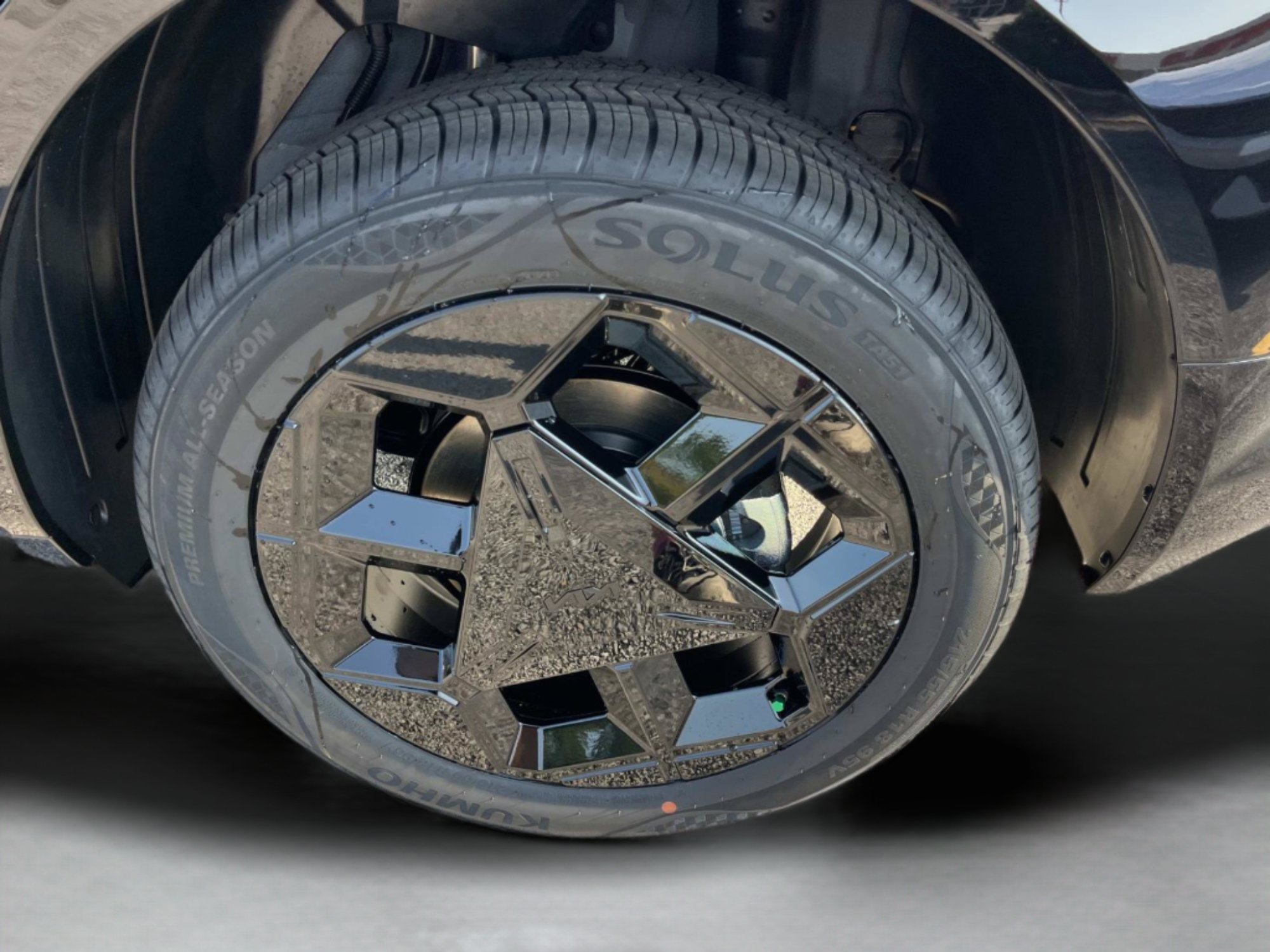 New 2027 Pale Gray Kia X-Line S image 35
