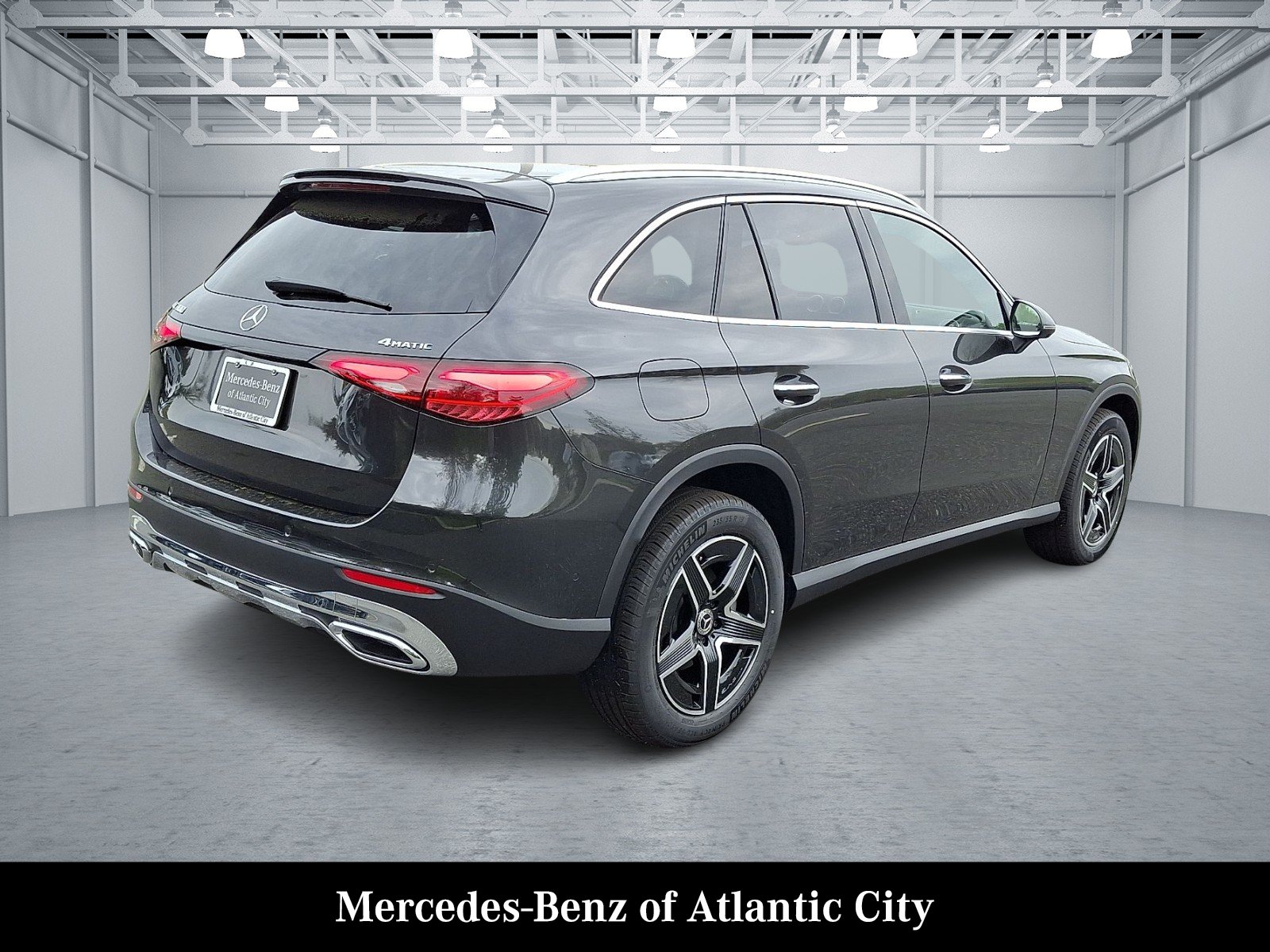 New 2026 Graphite Grey Metallic Mercedes-Benz GLC 300 image 4