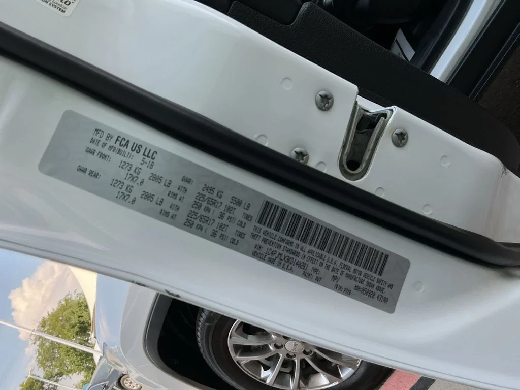 Used 2019 White Jeep Latitude Plus image 24