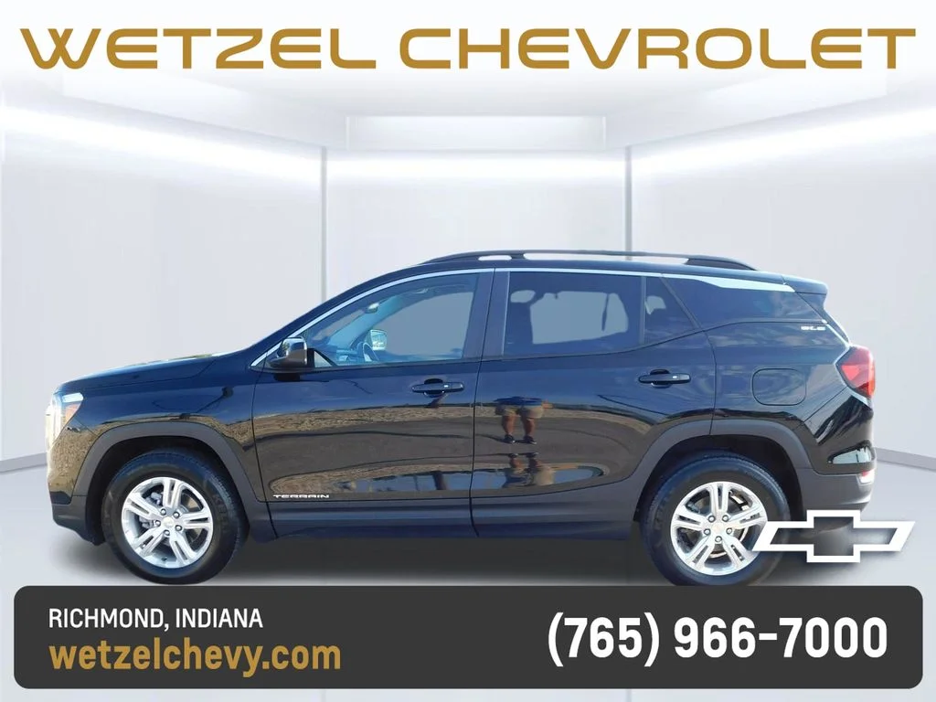 Used 2022 Black GMC SLE image 6