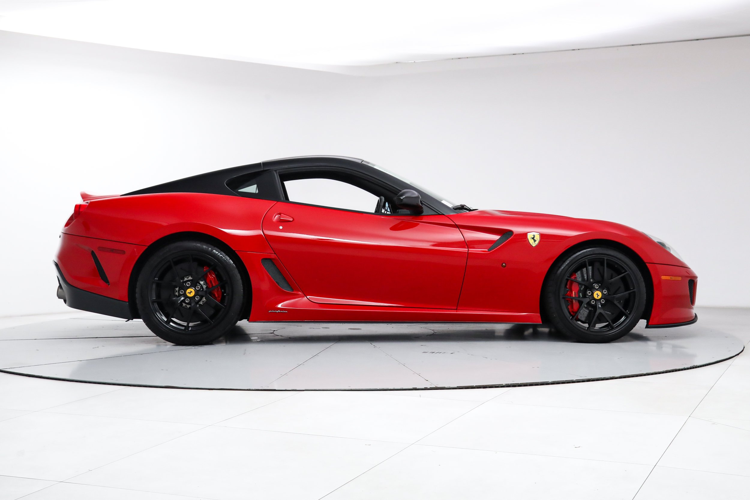Used 2011 Red Ferrari  image 9