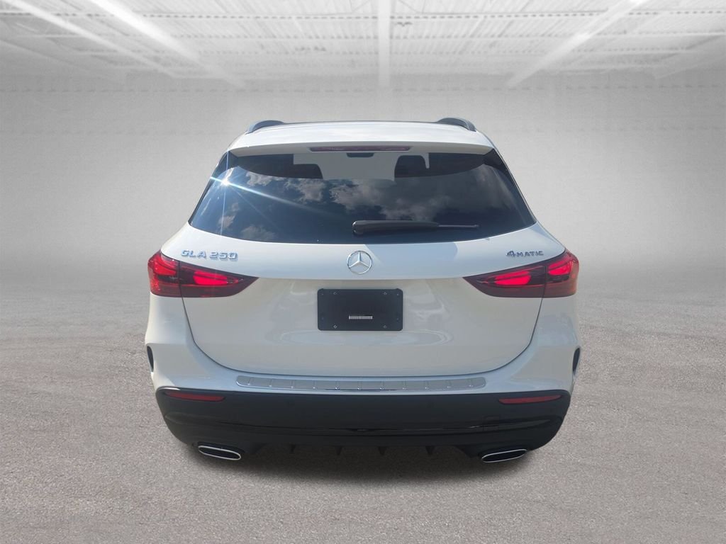 New 2026 Polar White Mercedes-Benz GLA 250 image 4