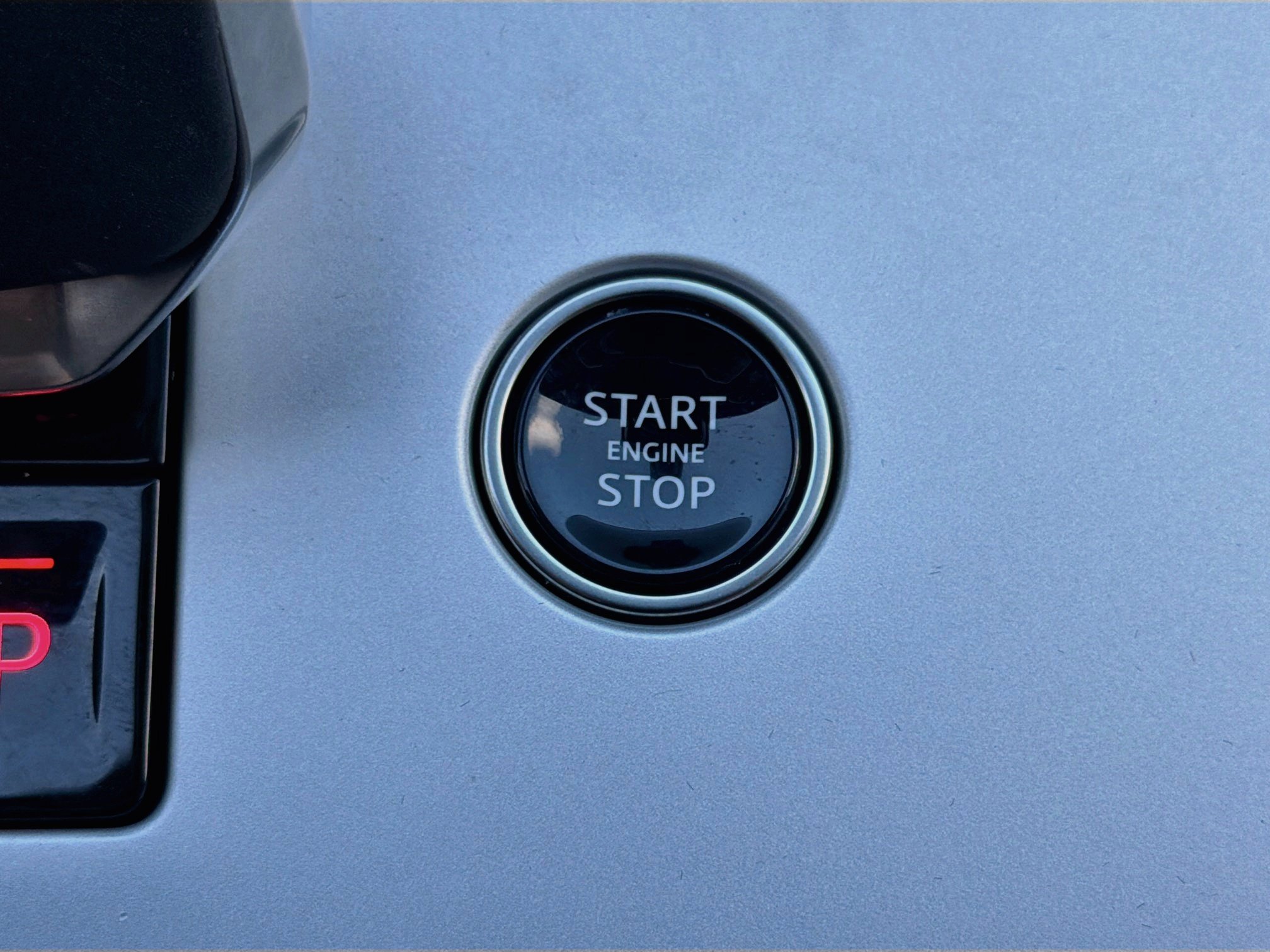 Used 2025 Gray Land Rover SE image 38
