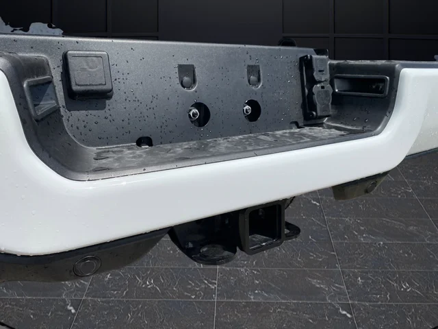 New 2025 Bright White Clearcoat RAM Big Horn image 39