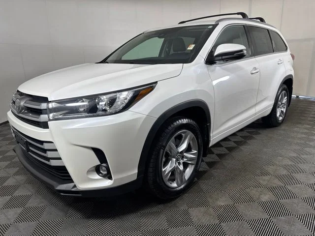 Certified Used 2019 Blizzard Pearl Toyota Limited image 8