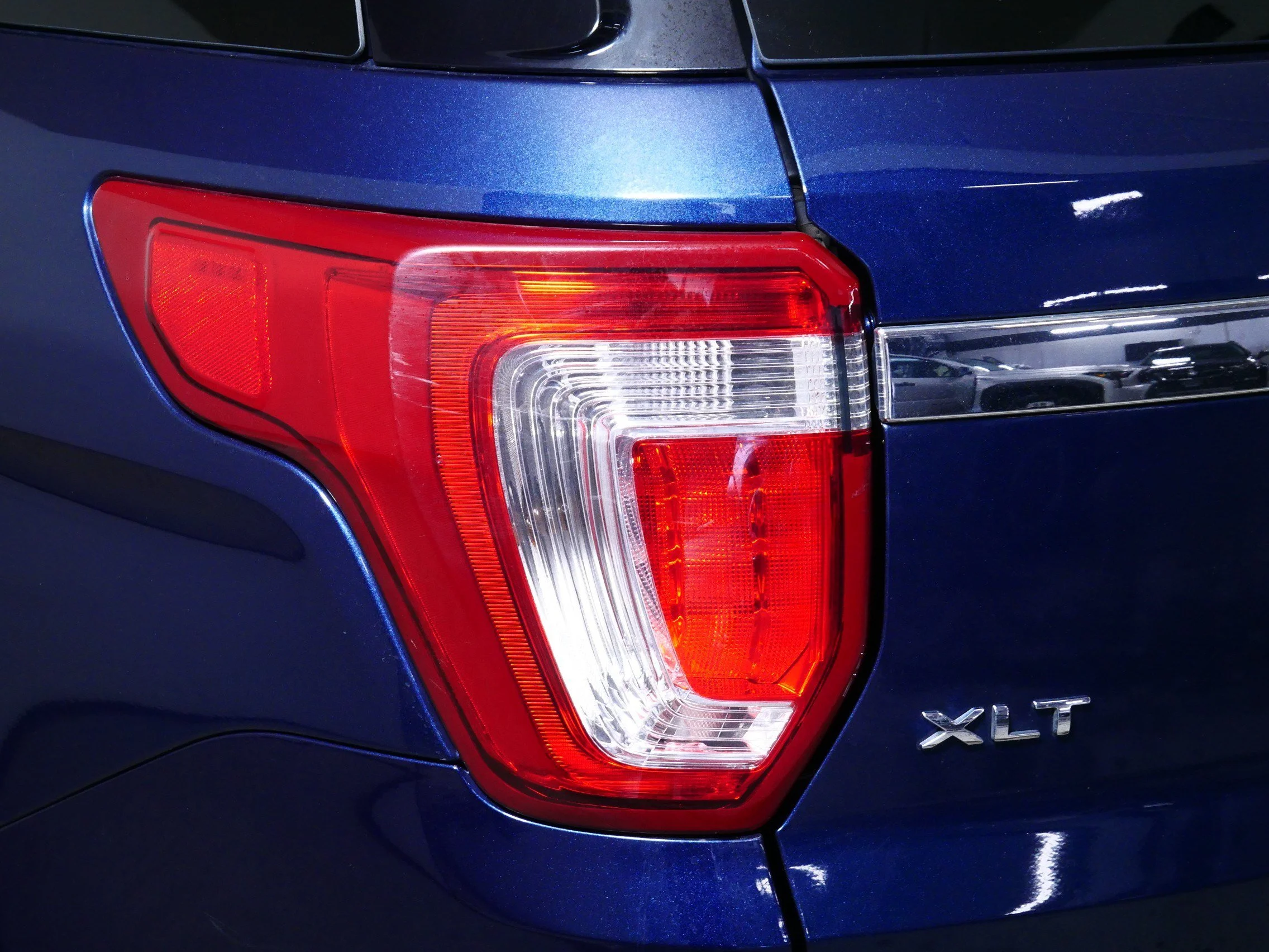 Used 2017 Blue Jeans Metallic Ford XLT image 17