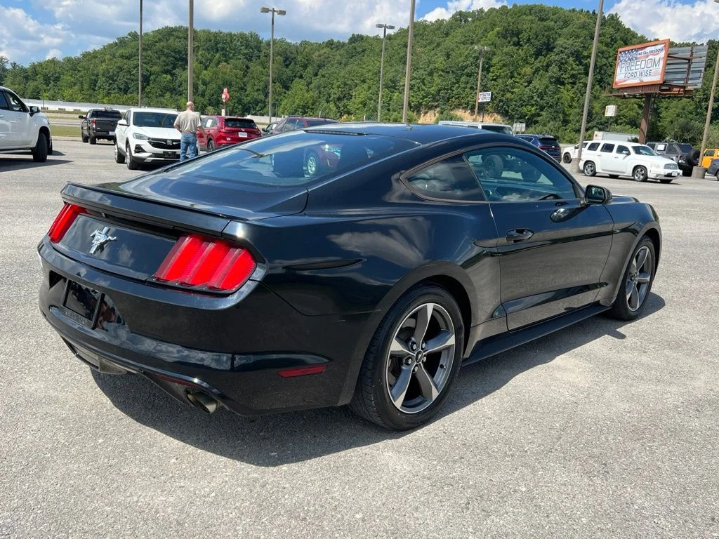 Used 2016 Black Ford V6 image 10