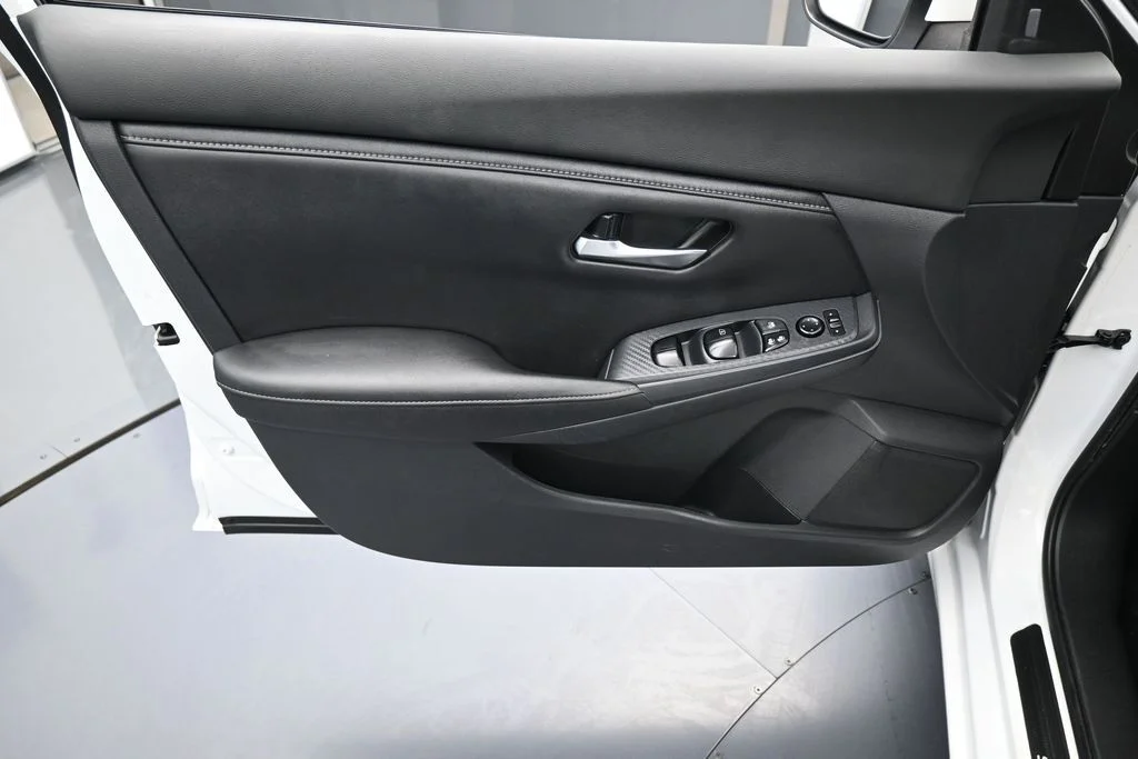 Used 2021 Fresh Powder Nissan SV image 13