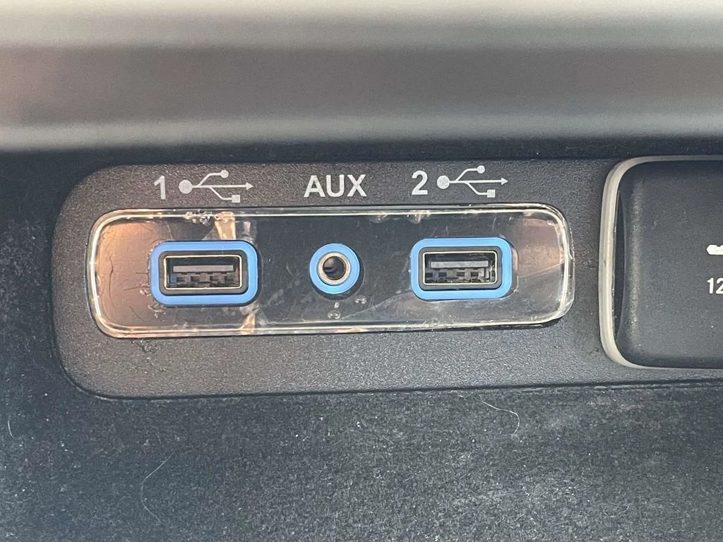 Used 2018 Blue Jeep Limited image 38